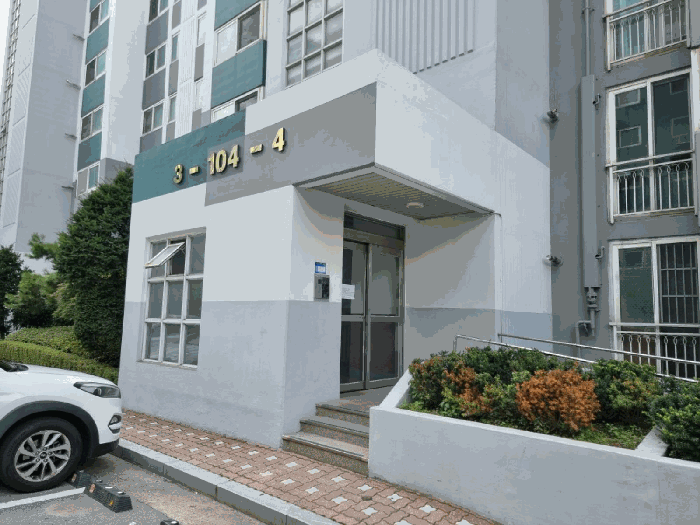 본건 1층 출입구 현황