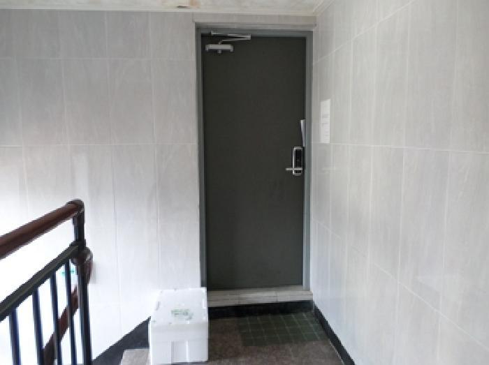 제시 외 ㄴ입구로 보이는 출입문