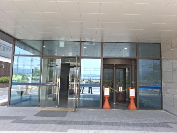 공동 출입구 모