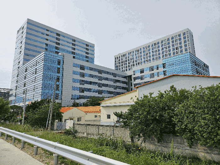 본 건물 남동측