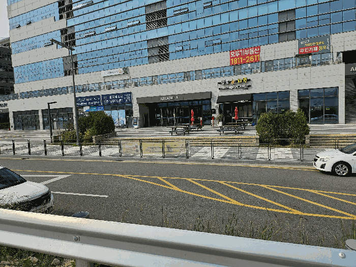 본 건물 남서측