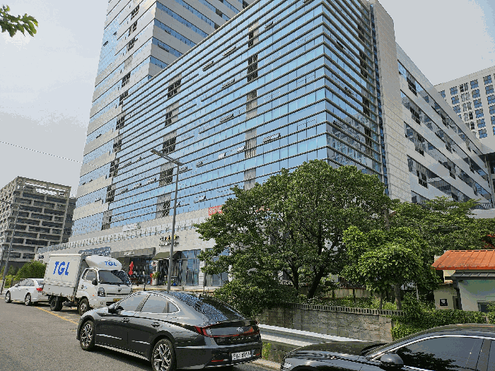 본 건물 남서측