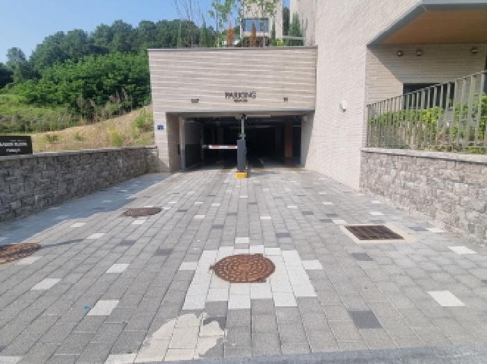 지하주차장 출입