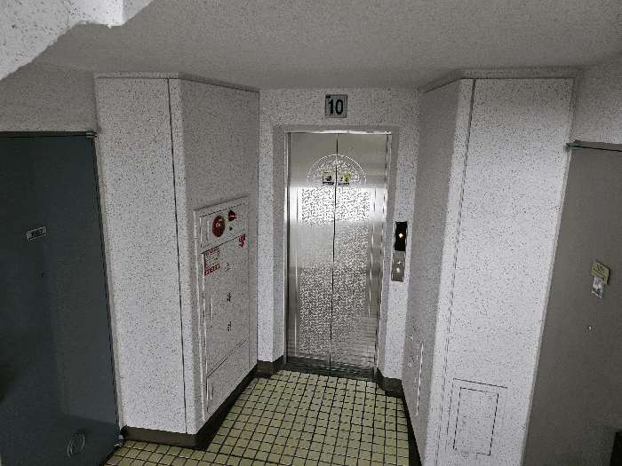 본 층 엘리베이터 주위환경