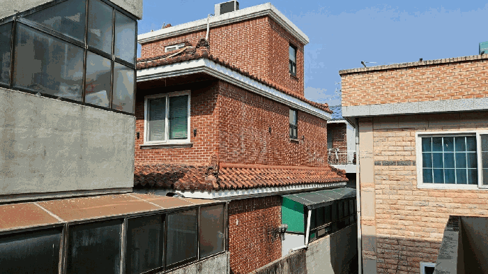 본건 건물 사진