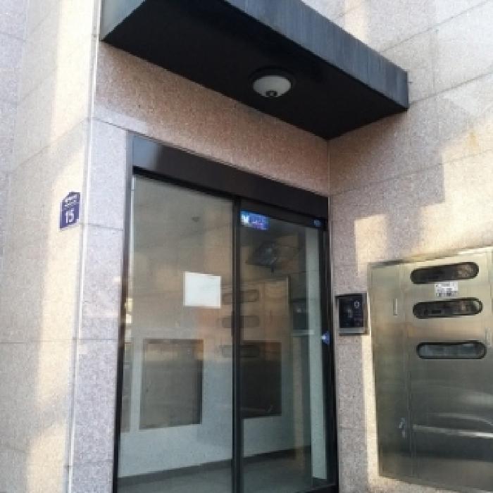 공동 출입문