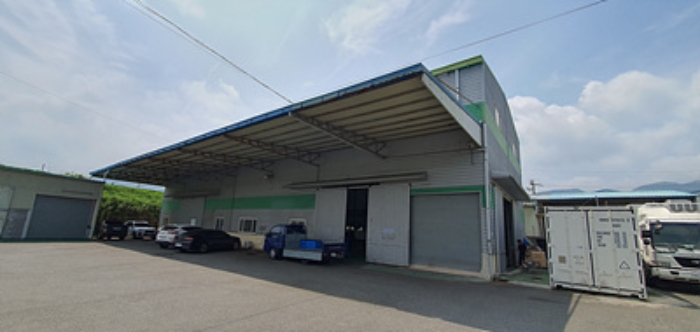 제시 건물(다동) 및 제시외 건물 - 공장일부 및 가추