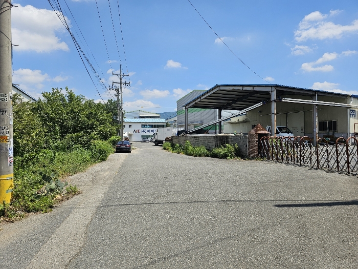 < 본건 및 부근 전경 >‘><br /><img src=