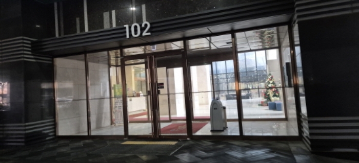 공동현관 출입문