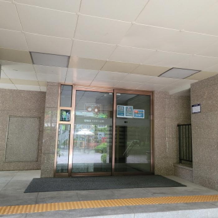공동현관 출입구 전경