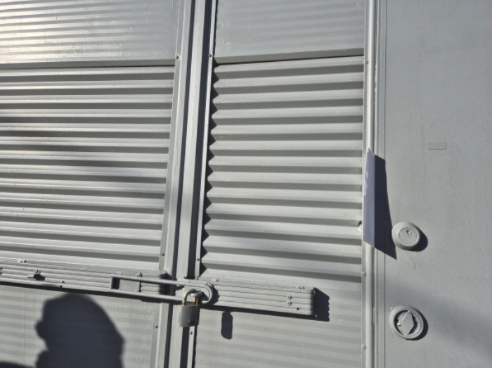 목록 7번 건물(세기이엔씨 공장) 출입문