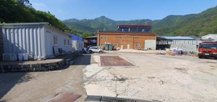 기호1 토지 및 기호2 제시 건물 전경