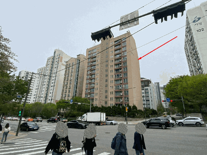 본건이 소재한 건물 전경