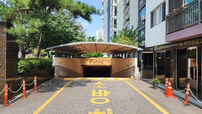 본건 주차장 출입구