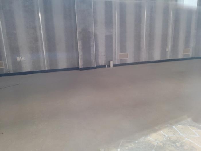 * 본건 목적물 전경(지1층 내부 우측)