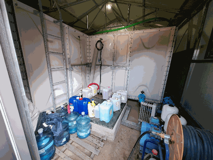 부속건물 내 물탱크 및 부대시설