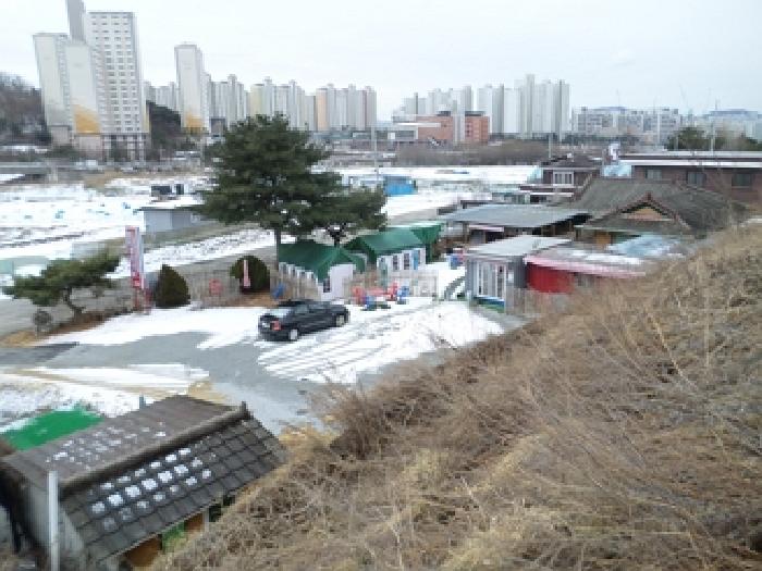 이 사건 토지 및 건물 일대