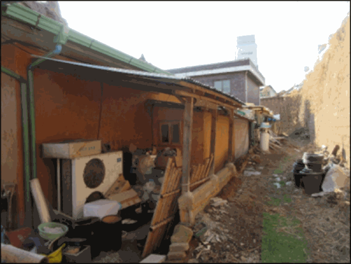 【 제시외 건물 (ㄷ) 】