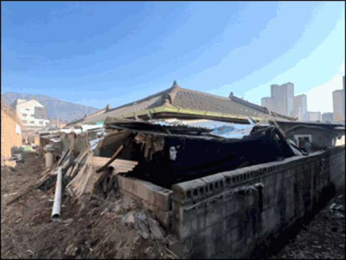 【 제시외 건물 (ㄴ) 】