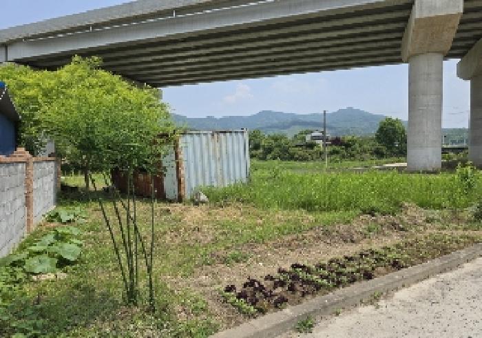 목적물 13번 및 컨테이너,14번