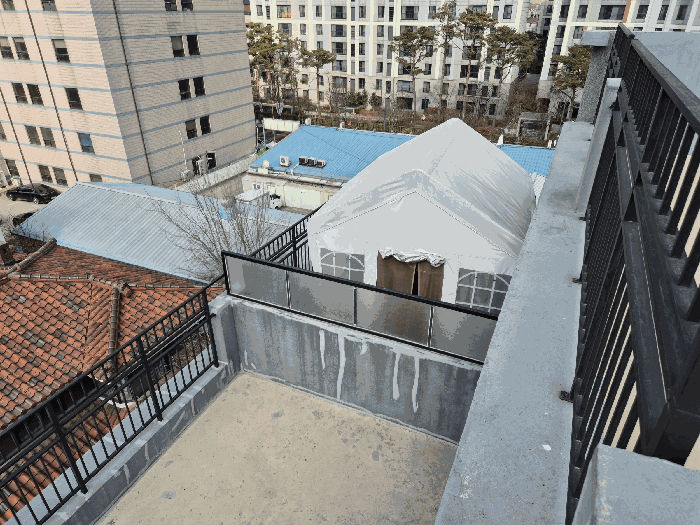 5층 베란다 소재 텐트