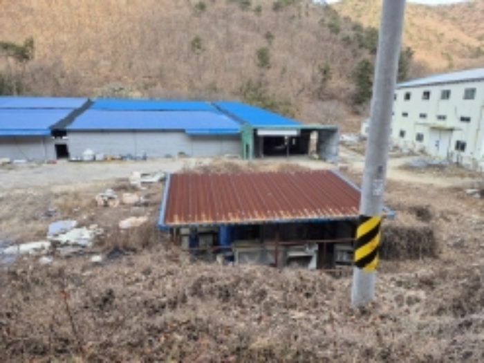 목록 4 제시외 경량철골조 판넬지붕 단층 창고