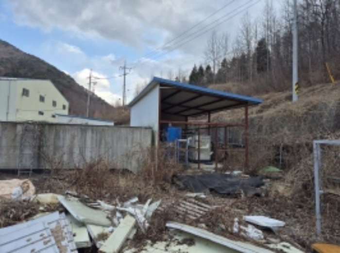 목록 4 제시외 경량철골조 판넬지붕 단층 창고