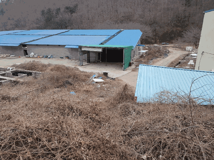 【 본 건 전경 일부 】