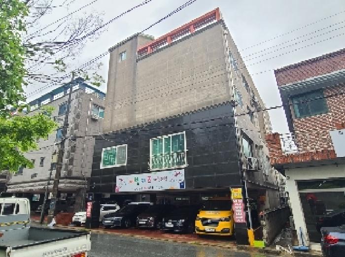 본 건 전경