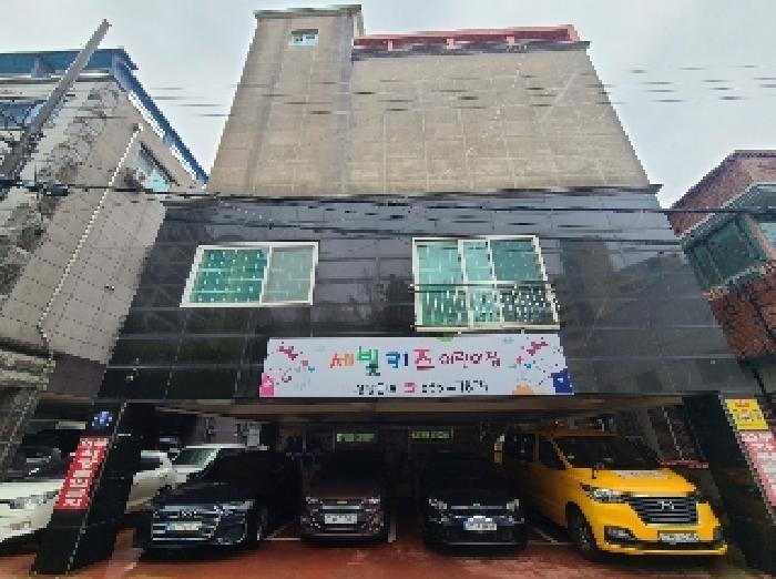 본 건 전경