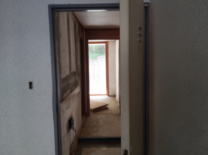 * 본건 목적물 3동 108호 현관문