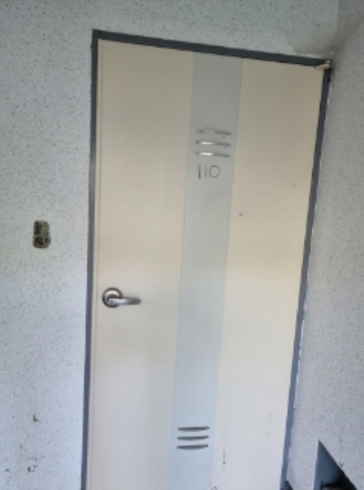 * 본건 목적물 7동 110호 현관문