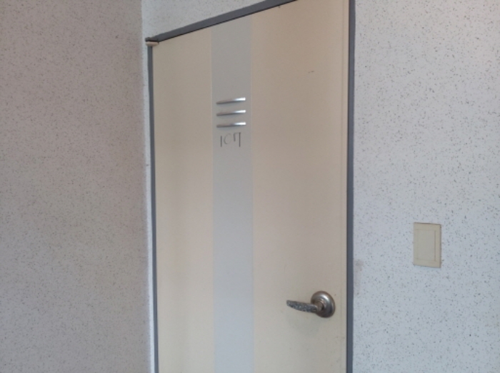 * 본건 목적물 3동 107호 현관문