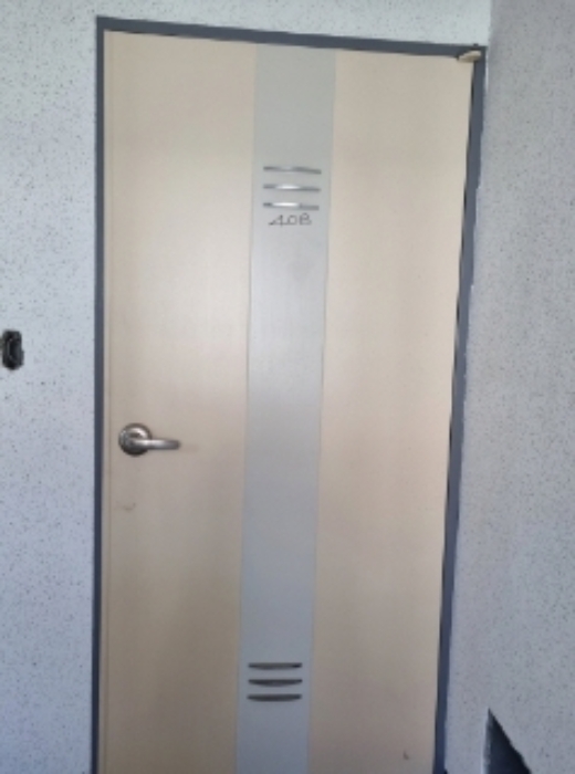 * 본건 목적물 6동 408호 현관문
