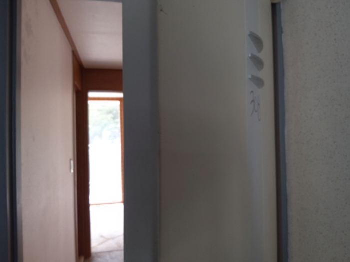 * 본건 목적물 4동 308호 현관문