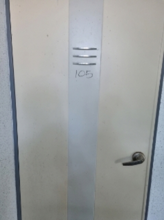 * 본건 목적물 7동 105호 현관문