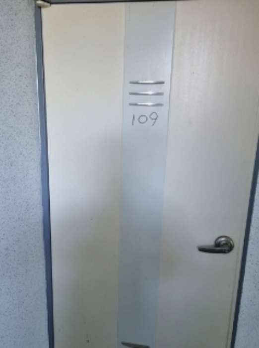 * 본건 목적물 7동 109호 현관문