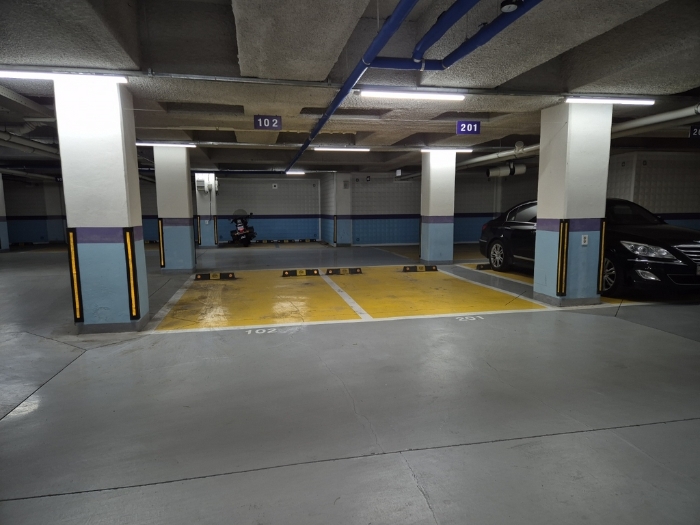 A동 지하주차장