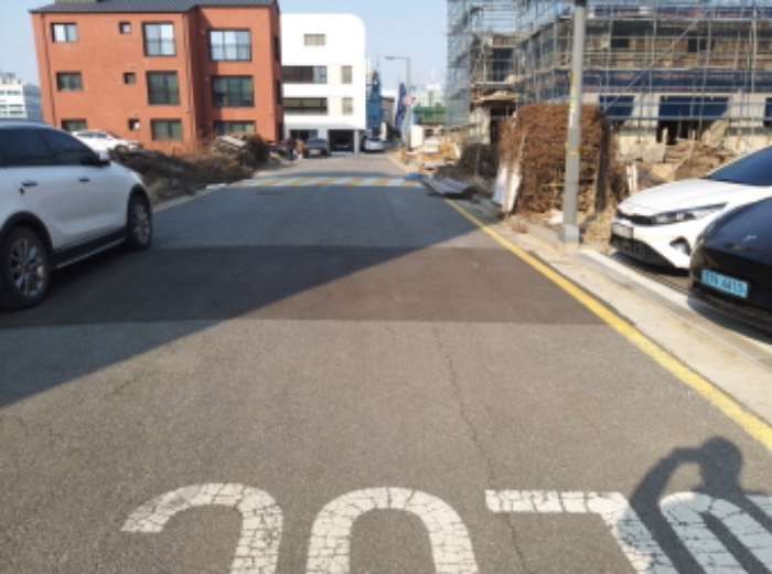 * 본건 목적물 인접도로 전경