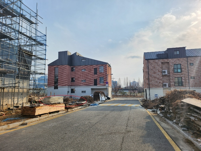 북서측에서 촬영(원경)