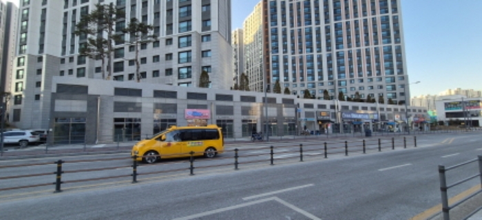 *본건 전체 건물  측면 전경