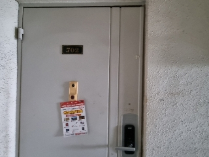 목록 3. 건물 7층 702호 출입문