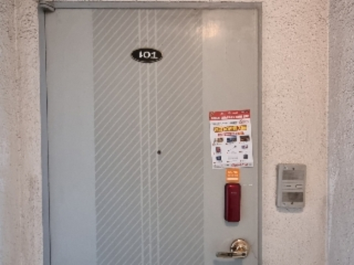 목록 3. 건물 4층 401호 출입문