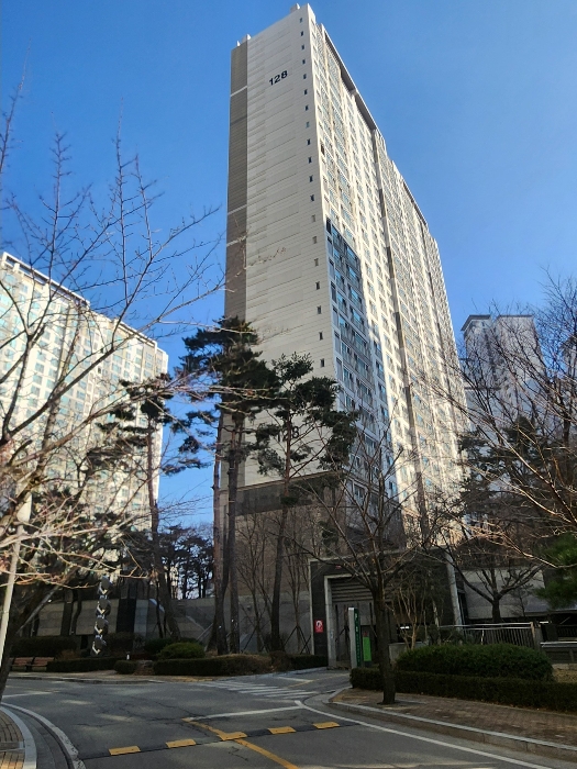 본 아파트 전경