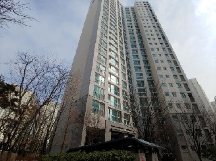 부동산 소재 건물 전체 전경