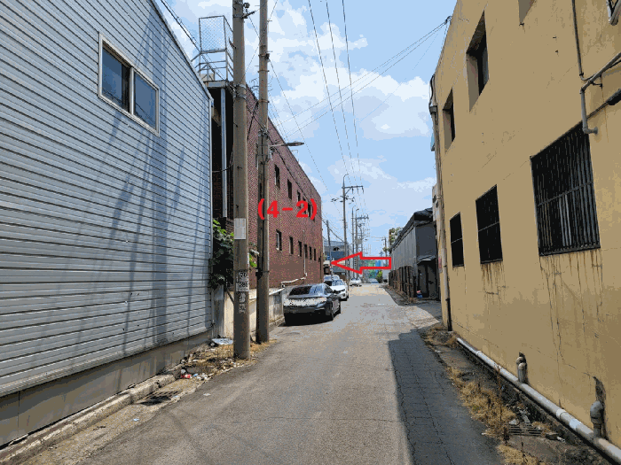 본건 및 서측 도로 전경
(도로 북측에서 촬영)