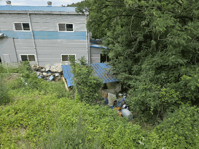 기호(7),(9) 및 제시외건물(ㄴ),(ㄷ)