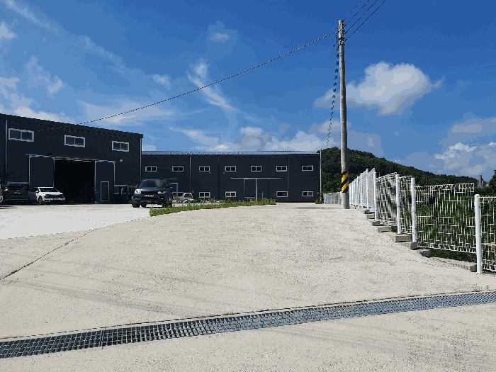 본건(1,3토지, 2건물) 북동측 전경