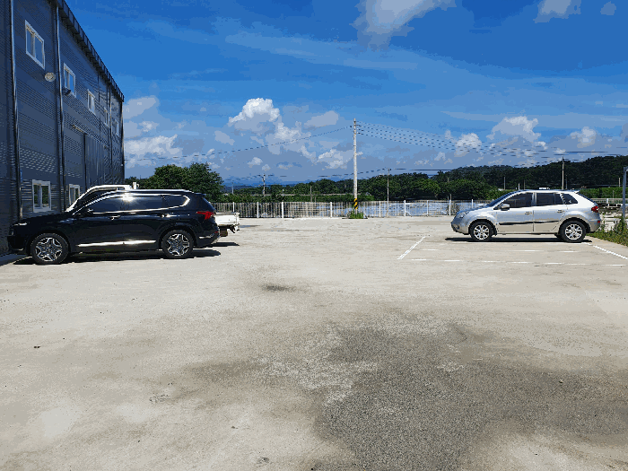 (1)토지, (2)건물 남동측 전경