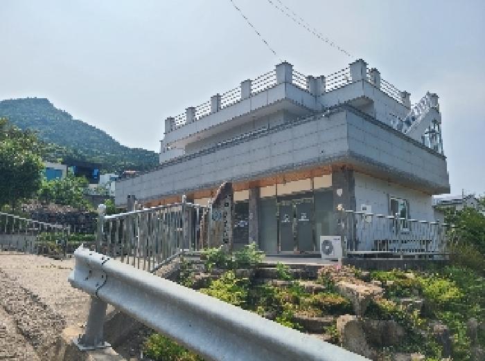 본 건 전경
